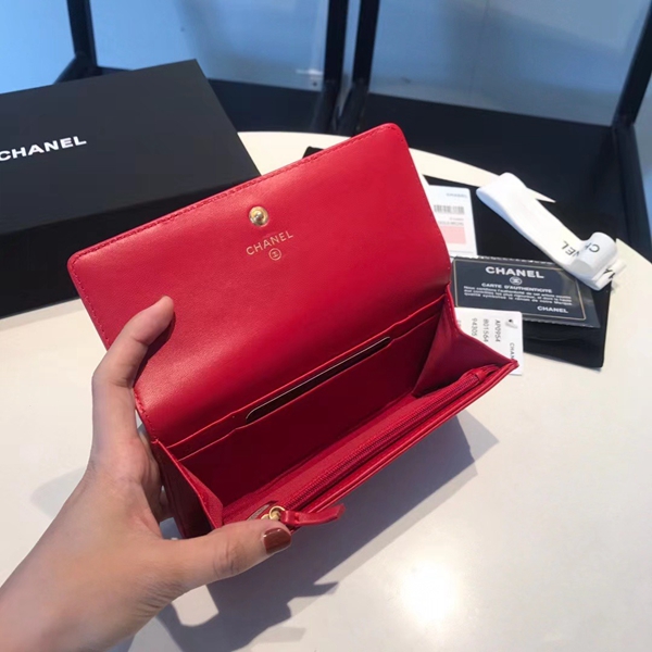 シャネル財布着用イメージ